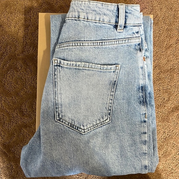 straight leg jeans - Picture 2 of 4